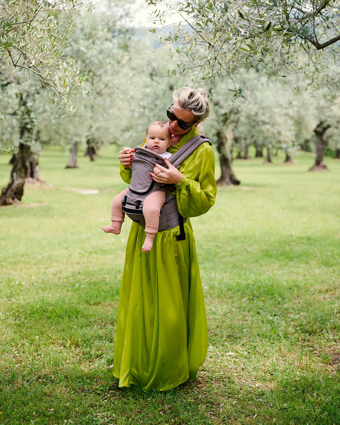 HIPSTER™ PLUS - MiaMily 3D Baby Carrier for Healthy Baby, Mom